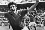 Паоло Росси во время матча Чемпионата мира по футболу между сборными Италии и Бразилии, 1982 год