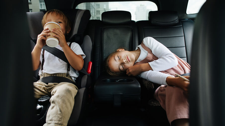 Россиянам рассказали о главных правилах автомобильных путешествий с детьми
