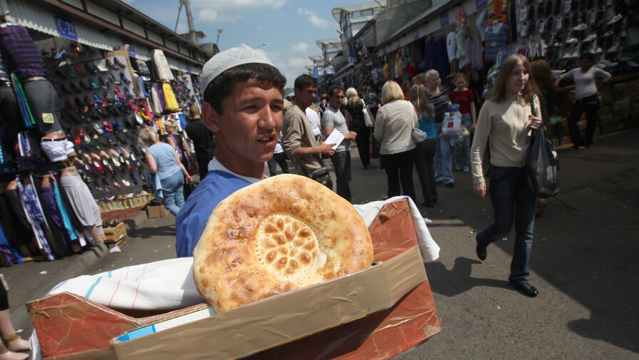В Челябинской области мигрантам запретили работать продавцами