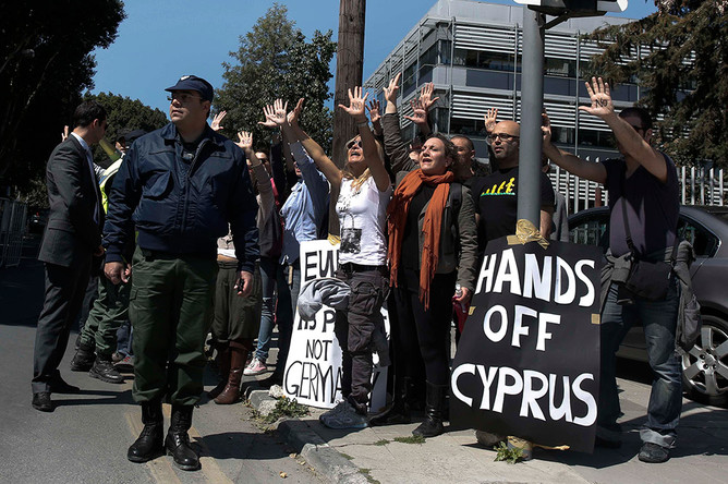 Голосование в парламенте Кипра по введению налога на проценты банковских вкладов перенесено на 19 марта