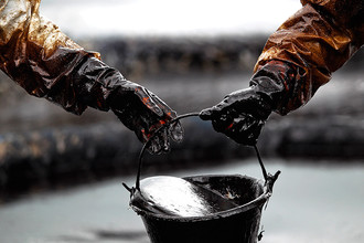 Разливы нефтепродуктов происходят из-за дыр в законодательстве, считает Greenpeace