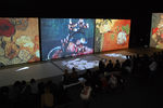 Посетители на выставке «Ван Гог. Ожившие полотна» 