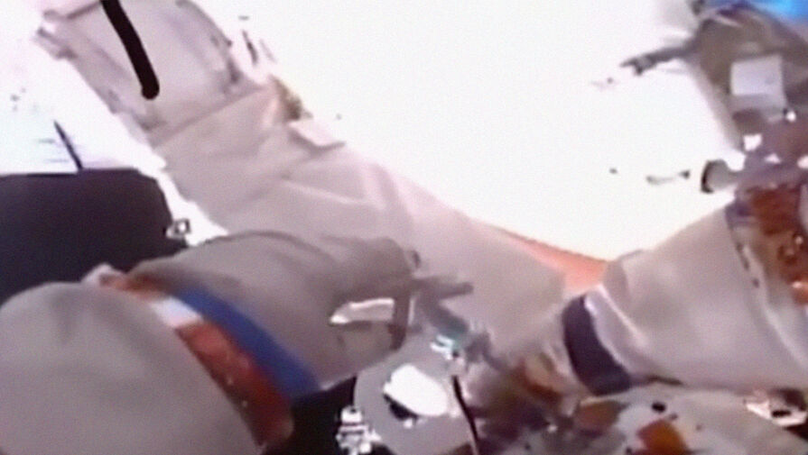 Космонавт Шкаплеров допустил, что болт на МКС, возмутивший его коллег на орбите, мог быть европейским