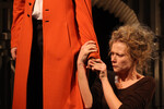 Евгений Миронов и Мария Миронова в сцене из спектакля «Калигула» в Театре Наций, 2011 год