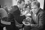 Актеры Олег Ефремов и Иннокентий Смоктуновский в кадре из фильма «Берегись автомобиля», 1966 год