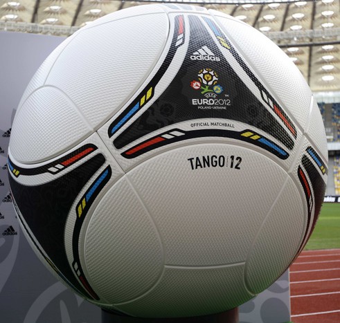 Официальный мяч Евро-2012