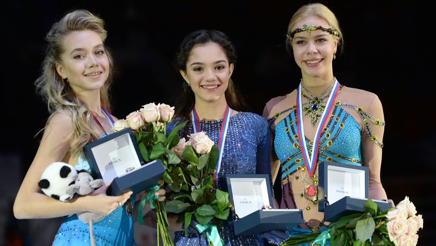 Елена Радионова, Евгения Медведева и Анна Погорилая (слева направо)