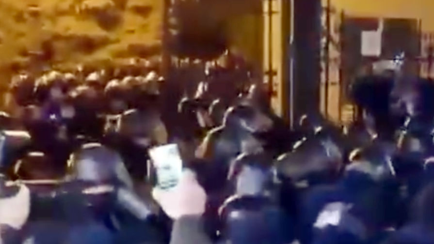 Протестующие в Киеве выдвинули Зеленскому ультиматум