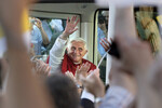 Папа Римский Бенедикт XVI в своем папамобиле на Мариенплац в Мюнхене, 2006 год