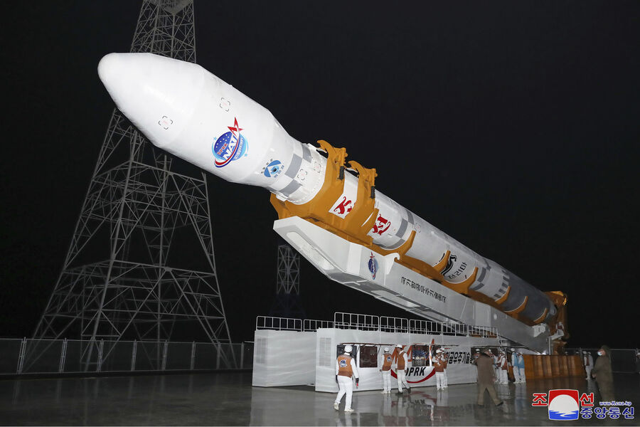 Спутник-шпион «Маллиген-1» перед запуском, 21 ноября 2023 года