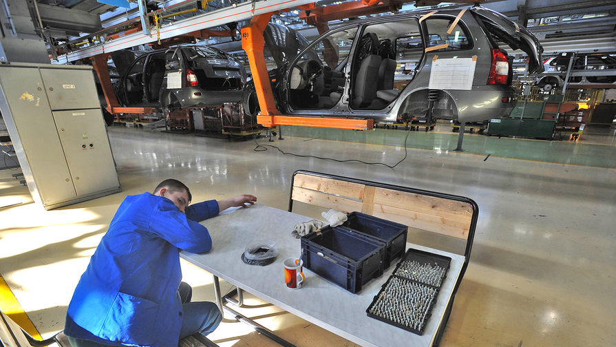 Цех сборки автомобилей Lada Kalina на заводе ОАО «АвтоВАЗ»