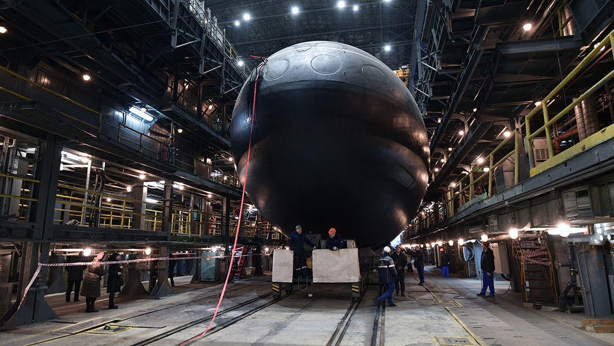 Церемония спуска на воду дизель-электрической подводной лодки проекта 636.3 («Варшавянка») «Волхов» для Тихоокеанского флота в Санкт-Петербурге, 26 декабря 2019 года