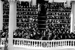 Джон Ф. Кеннеди выступает с речью во время церемонии своей инаугурации на пост президента США в Вашингтоне, 20 января 1961 года