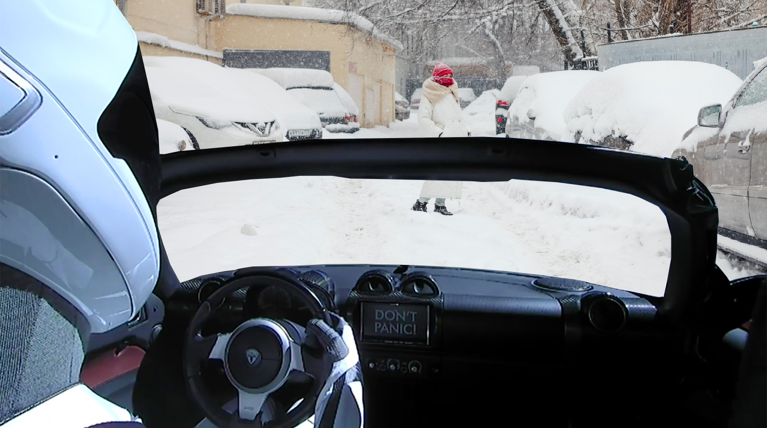 Tesla Roadster Илона Маска в Москве после снегопада (коллаж)