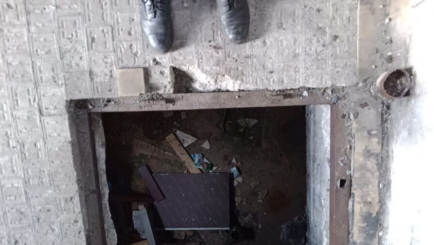 Восьмилетний мальчик получил травмы, провалившись в подвал заброшенного дома