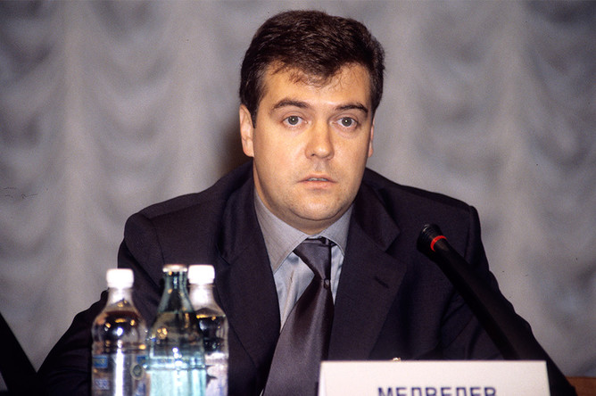 Дмитрий Медведев, 2000 год