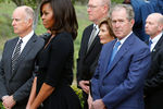 Первая леди Мишель Обама, бывший президент и первая леди США Джордж и Лора Буш на похоронах Нэнси Рейган