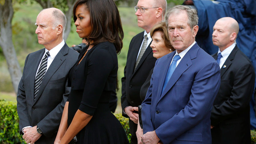 Первая леди Мишель Обама, бывший президент и первая леди США Джордж и Лора Буш на&nbsp;похоронах Нэнси Рейган