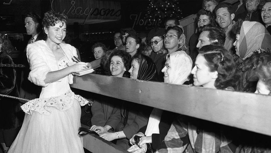 Дебби Рейнольдс на&nbsp;премьере фильма &laquo;Горячее сердце&raquo; в&nbsp;Лос-Анджелесе, 1949 год