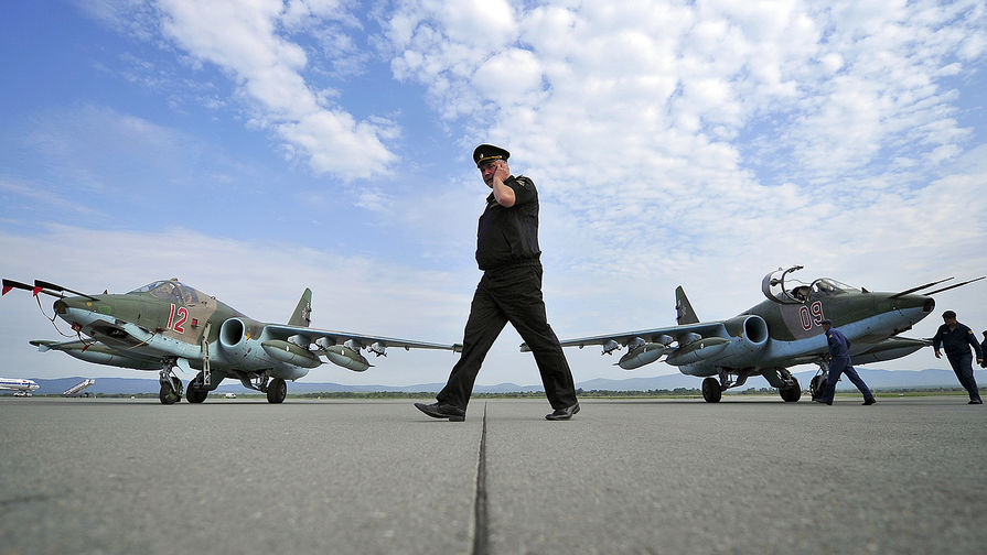 Экипажи штурмовиков Су-25 СМ