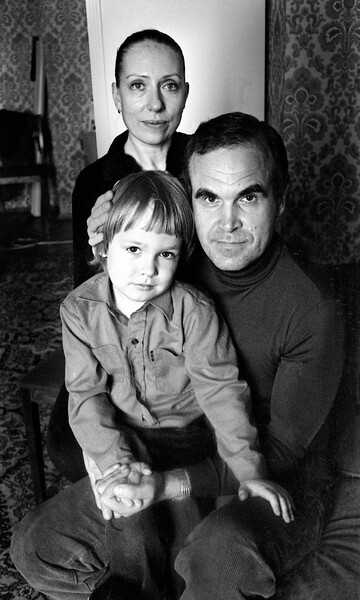 Режиссер Глеб Панфилов с&nbsp;женой, актрисой Инной Чуриковой и сыном Ваней, 1981&nbsp;год
