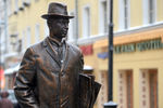Памятник Сергею Прокофьеву, открытый в Камергерском переулке к 125-летию композитора