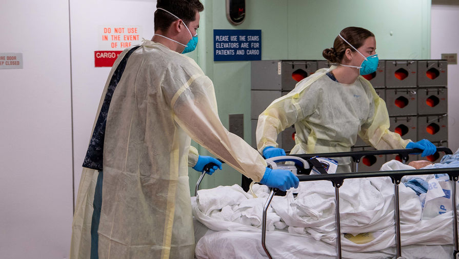 Лечения пациента на борту госпитального корабля, 29 марта 2020 года