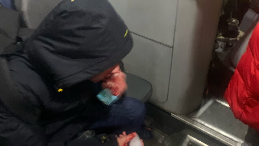 Водитель автобуса в Сургуте ударил в лицо школьника, бросившего снежок в лобовое стекло