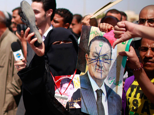 Хосни Мубарак, экс-президент Египта, ушедший в&nbsp;отставку после массовых волнений, приговорен к&nbsp;пожизненному заключению за&nbsp;приказ вести огонь на&nbsp;поражение по&nbsp;участникам акций протеста