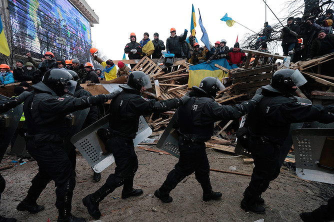 США считают действия полиции по отношению к митингующим на Майдане неприемлемыми