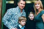 Гимнаст Алексей Немов с женой Галиной и детьми, 2007 год