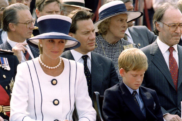 Принцесса Уэльская Диана и принц Гарри в Лондоне, 1995 год