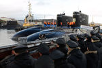 Дизель-электрические подводные лодки Северного флота «Калуга» и «Липецк» у пирса города Полярный
