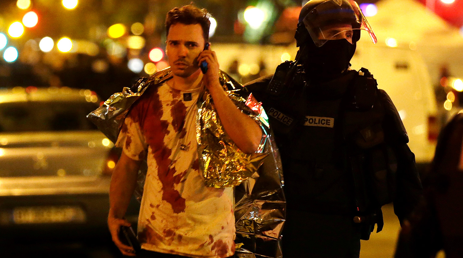 В шести терактах в Париже погибли около 150 человек. Онлайн - Газета.Ru