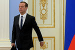 Председатель правительства РФ Дмитрий Медведев в подмосковной резиденции «Горки» перед заседанием кабинета министров РФ, 2016 год 