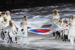 Паралимпийцы Южной Кореи во время парада атлетов на церемонии открытия XII зимних Паралимпийских игр в Пхенчхане