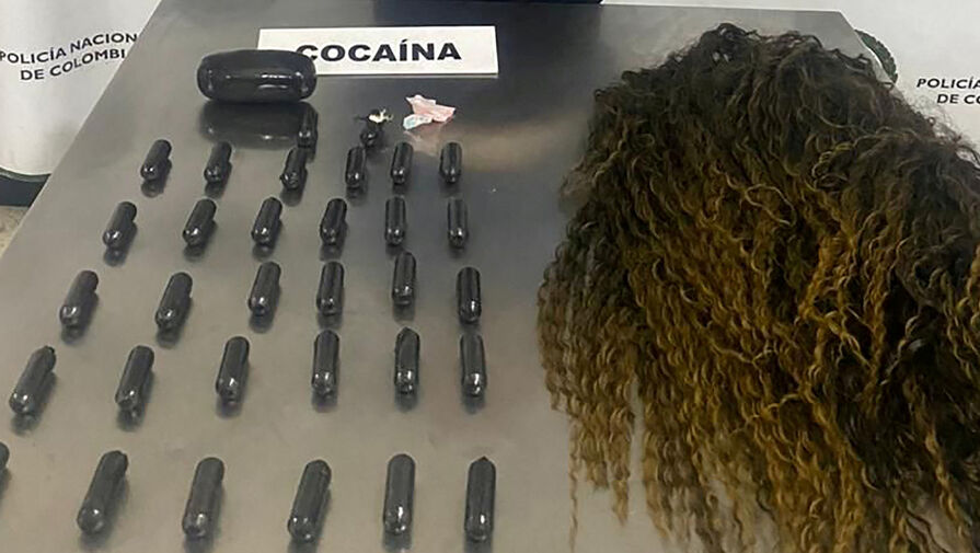 В Колумбии арестовали двух женщин, перевозивших кокаин, спрятанный в нарощенных волосах