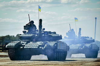 Петр Порошенко посетил военную часть в Харьковской области