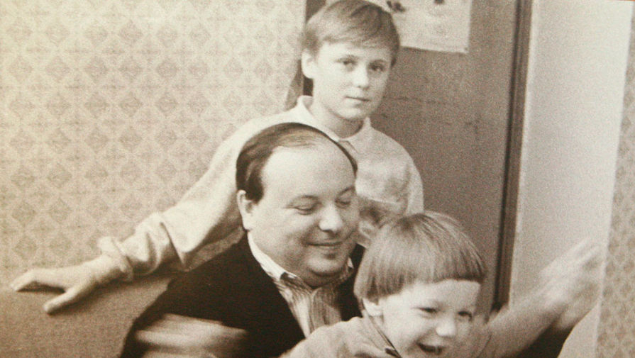 Егор Гайдар с сыновьями, 1992 год