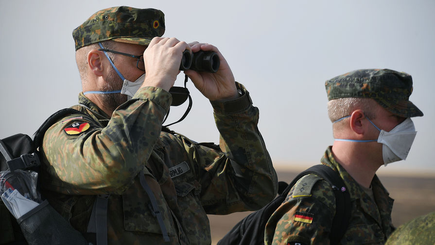 Министр обороны ФРГ Ламбрехт: Германия может увеличить численность своих военных в Литве