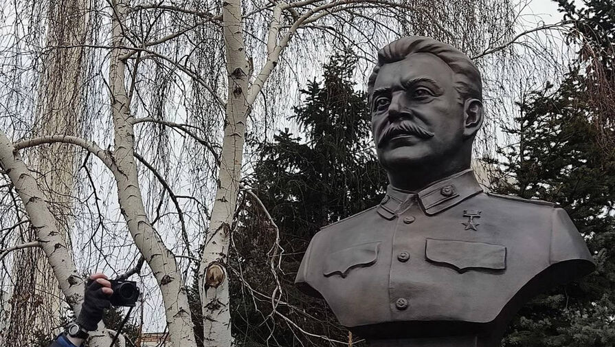 Песков заявил, что Путин не будет посещать памятник Сталину в Волгограде