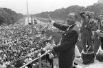Мартин Лютер Кинг — борец за гражданские права — выступает на вашингтонском моле во время «Марша на Вашингтон», 1963 год 