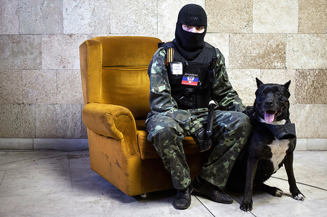 Ополченец ДНР в Донецке