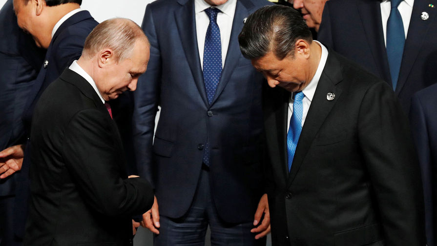 Президент России Владимир Путин и премьер-министр Японии Синдзо Абэ на полях саммита G20 в Осаке, 28 июня 2019 года