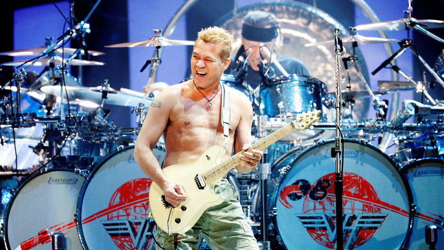 Эдди Ван Хален во время концерта Van Halen в&nbsp;Лас-Вегасе, 2008 год