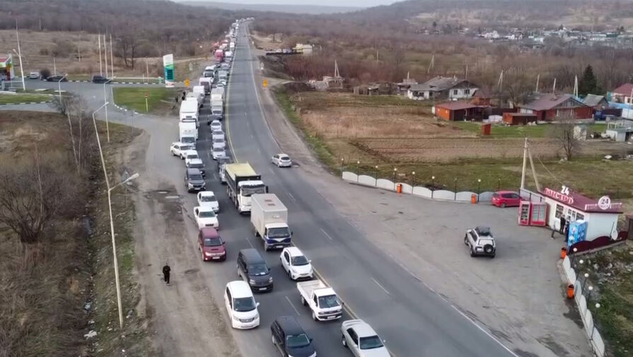 В Приморье длина дорожного затора достигла 20 км