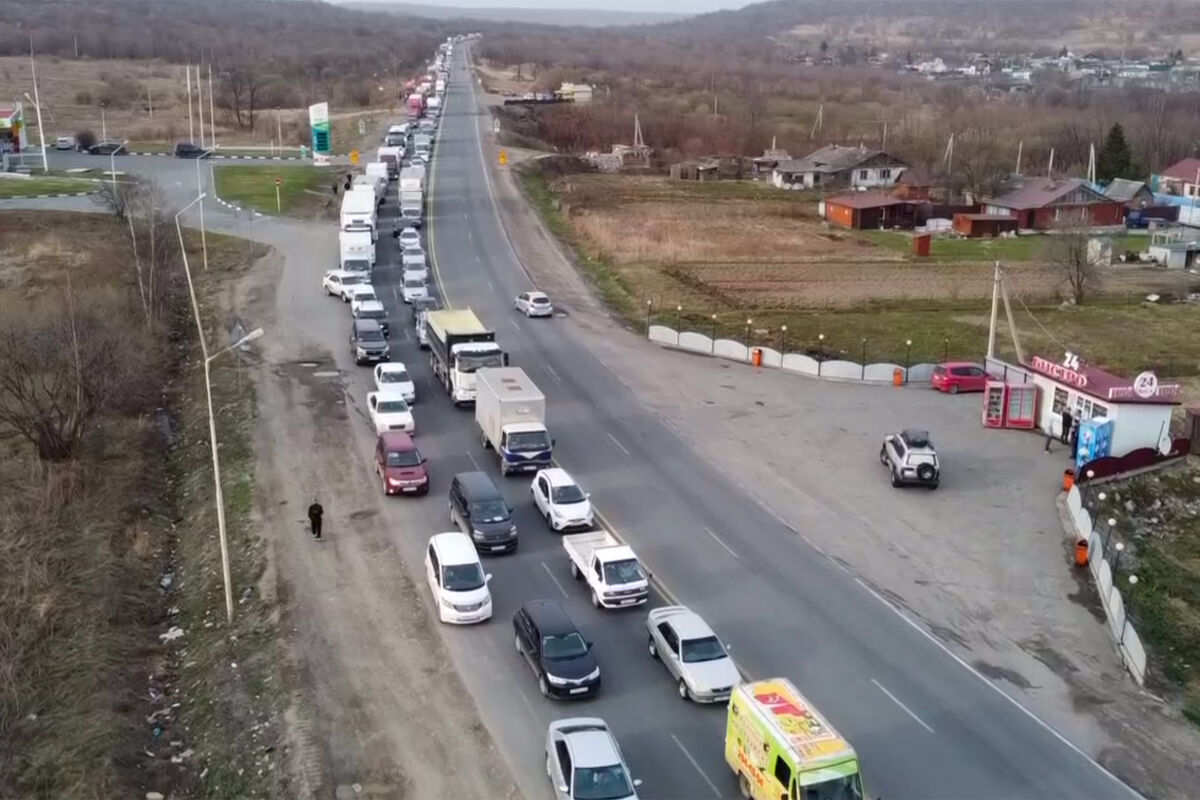 Закрытый из-за паводка в Приморье КПП на границе с Китаем получил серьезные  повреждения - Газета.Ru | Новости