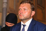 Губернатор Кировской области Никита Белых, задержанный по обвинению в получении взятки, у здания Басманного суда
