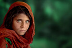Стив МакКарри. «Афганская Мадонна», 1985 год
<br><br>Афганская девочка Шарбат Гула в лагере беженцев