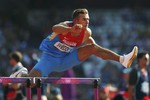 Десятиборец Сергей Свиридов на дистанции 110 м с барьерами